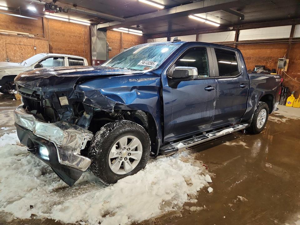 CHEVROLET SILVERADO 2021 z numerem VIN 3GCUYDED2MG323934 - Zdjęcie z aukcji