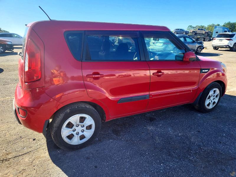 Photo 3 from auction – 2013 KIA SOUL with VIN KNDJT2A52D7571682