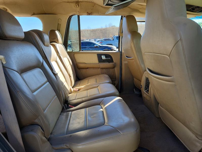 Снимка 11 от търг – 2006 FORD EXPEDITION с VIN 1FMPU18556LA48105
