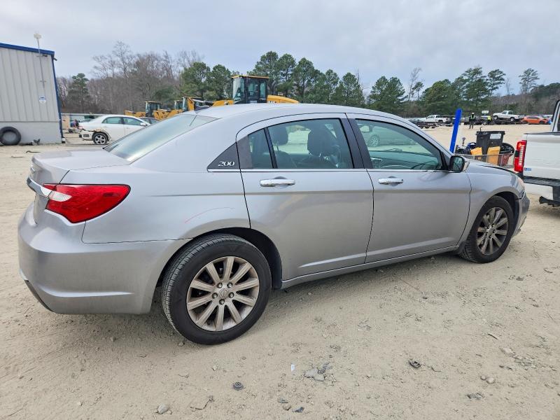 Photo 3 from auction – 2014 CHRYSLER 200 LIMITE with VIN 1C3CCBCG7EN125486