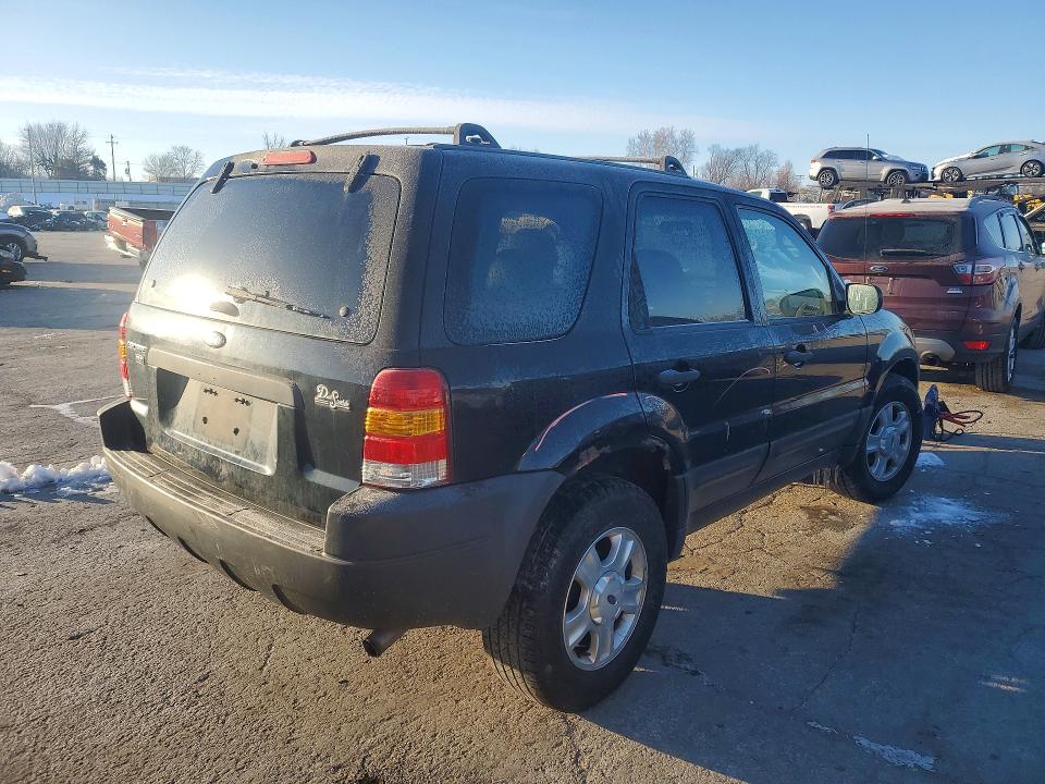 Photo 3 from auction – 2004 FORD ESCAPE XLT with VIN 1FMYU03184KA97594