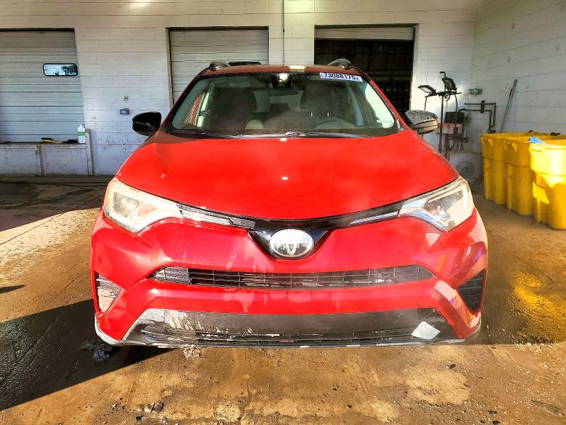 Photo 5 from auction – 2017 TOYOTA RAV4 LE with VIN JTMBFREV6HJ151978