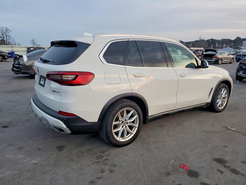 Photo 3 from auction – 2019 BMW X5 XDRIVE4 with VIN 5UXCR6C58KLL53762