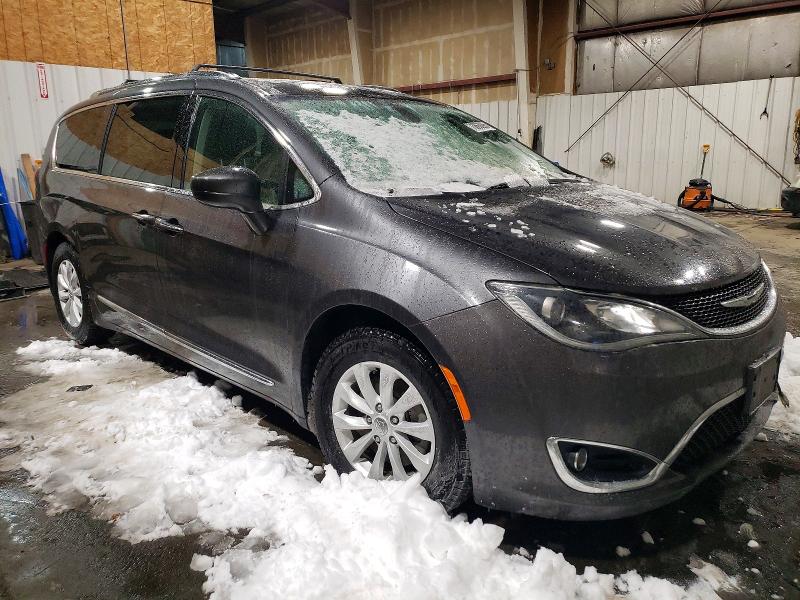 Photo 4 from auction – 2018 CHRYSLER PACIFICA with VIN 2C4RC1BG1JR142864