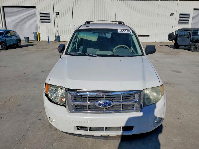 Photo 5 from auction – 2010 FORD ESCAPE with VIN 1FMCU0D73AKA33312