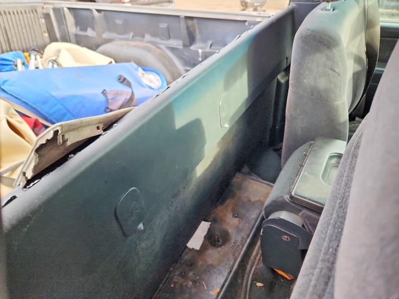 Photo 10 from auction – 2002 CHEVROLET SILVERADO with VIN 1GCEK14V52Z339203