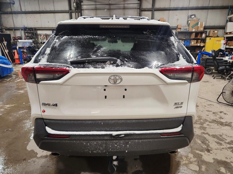 Photo 6 from auction – 2019 TOYOTA RAV4 XLE with VIN 2T3R1RFV0KW004348