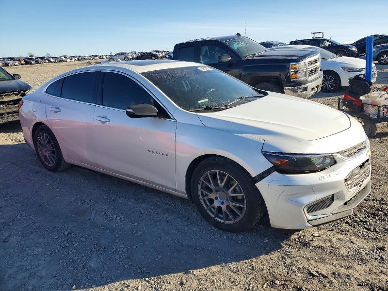 Photo 4 from auction – 2017 CHEVROLET MALIBU LT with VIN 1G1ZE5ST2HF135219
