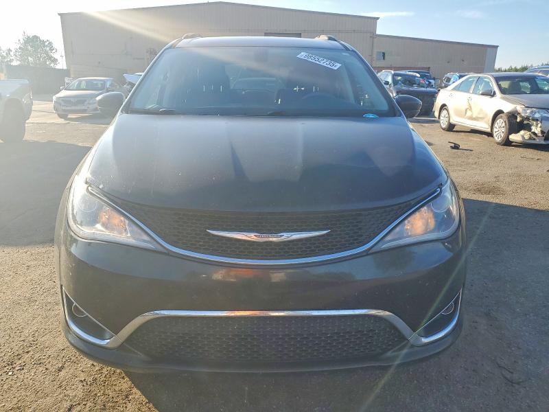 Photo 5 from auction – 2017 CHRYSLER PACIFICA T with VIN 2C4RC1BG6HR668157