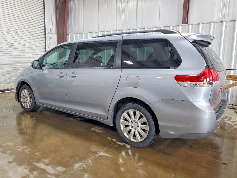 Photo 2 from auction – 2014 TOYOTA SIENNA LE with VIN 5TDJK3DC9ES088359