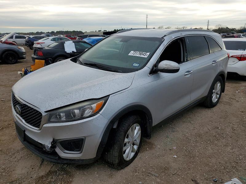 KIA SORENTO LX 2016 with VIN 5XYPG4A34GG025689 - Photo from auction