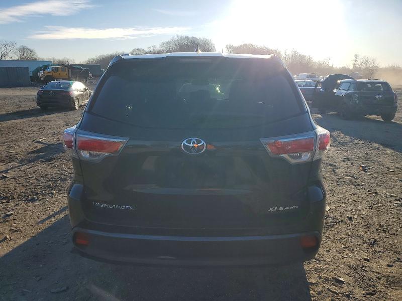 Photo 6 from auction – 2016 TOYOTA HIGHLANDER with VIN 5TDJKRFH3GS308478