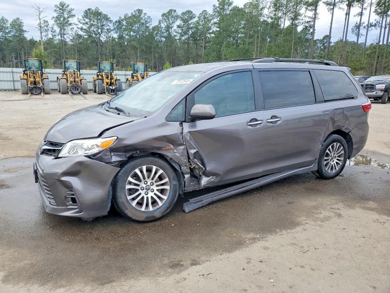 TOYOTA SIENNA XLE 2018 with VIN 5TDYZ3DC4JS905192 - Photo from auction