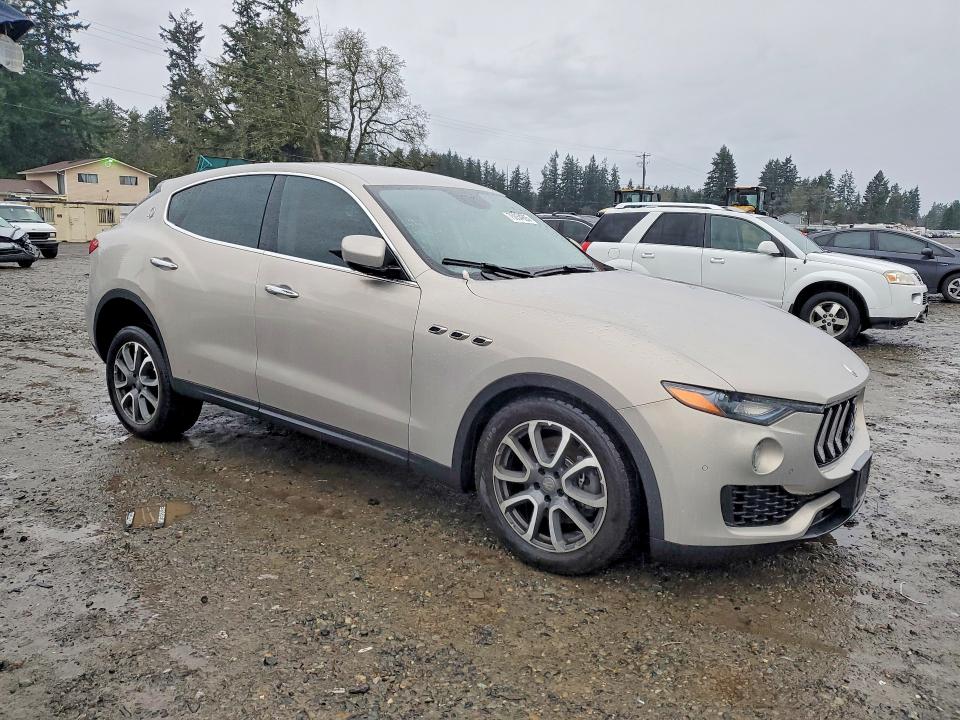 Photo 4 from auction – 2018 MASERATI LEVANTE with VIN ZN661XUAXJX289432