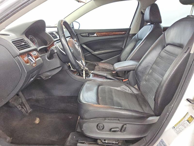 Photo 7 from auction – 2012 VOLKSWAGEN PASSAT SEL with VIN 1VWCM7A37CC044645