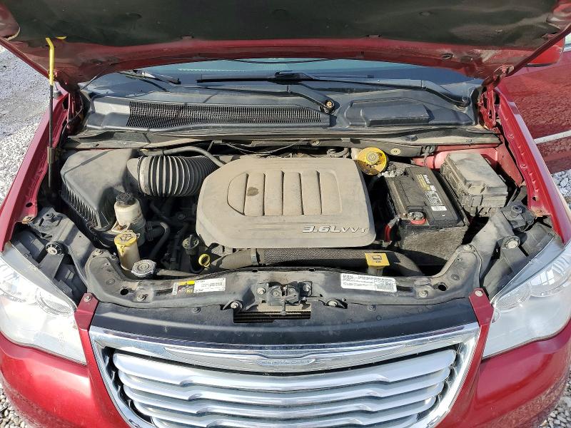 Photo 12 from auction – 2016 CHRYSLER TOWN & COU with VIN 2C4RC1BG2GR157916