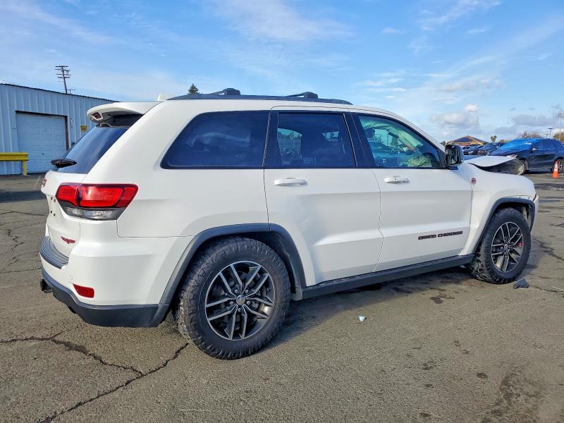 Photo 3 from auction – 2018 JEEP GRAND CHER with VIN 1C4RJFLT0JC267992