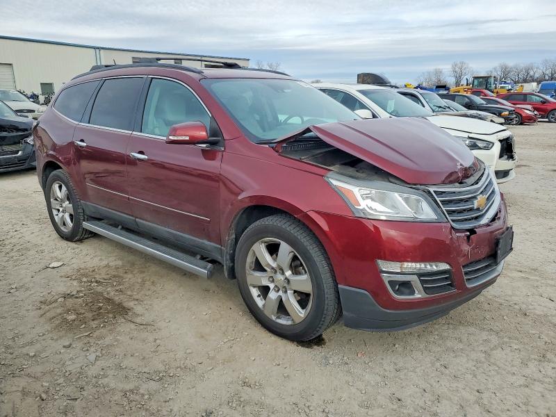 Photo 4 from auction – 2017 CHEVROLET TRAVERSE with VIN 1GNKRJKD8HJ141111