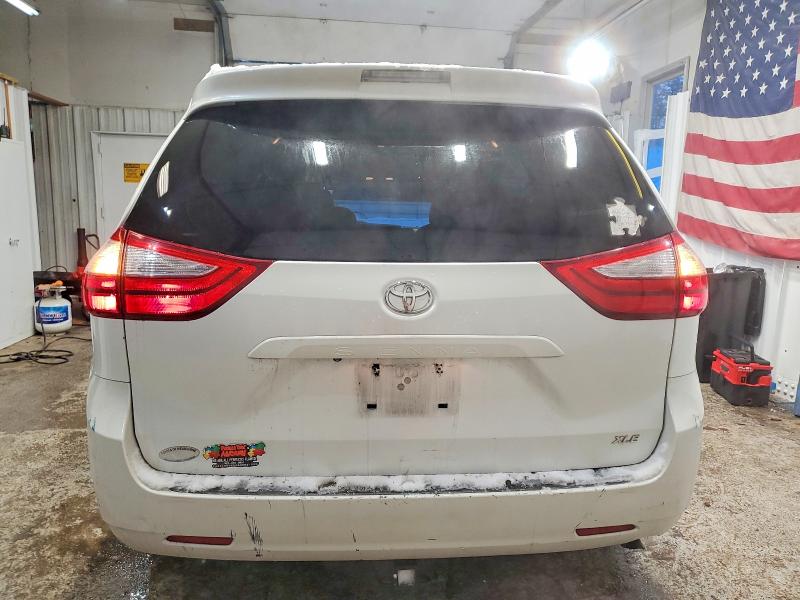 Photo 6 from auction – 2015 TOYOTA SIENNA XLE with VIN 5TDYK3DC4FS535342