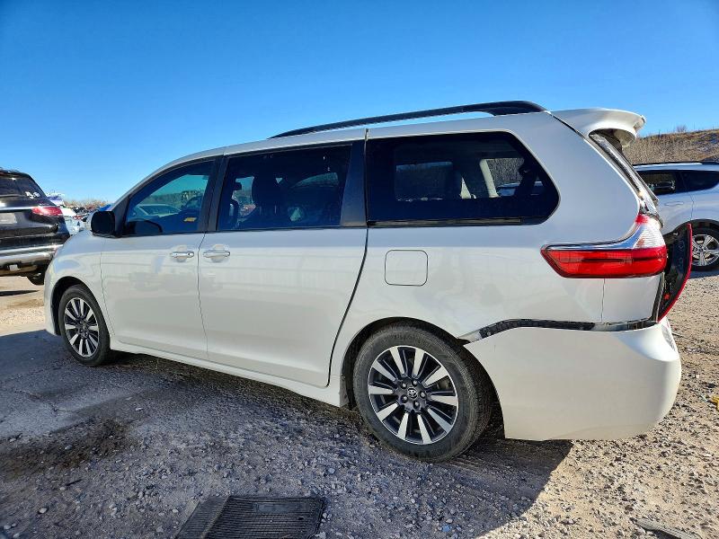 Photo 2 from auction – 2018 TOYOTA SIENNA XLE with VIN 5TDYZ3DC0JS952705