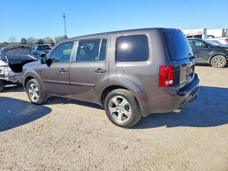 Photo 2 from auction – 2015 HONDA PILOT EXL with VIN 5FNYF3H56FB018449