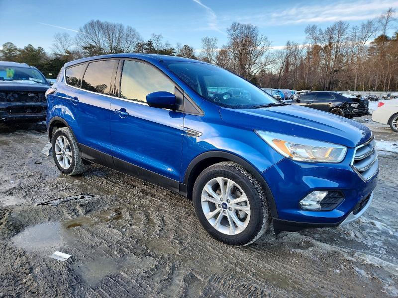 Photo 4 from auction – 2017 FORD ESCAPE with VIN 1FMCU0GD7HUE00163