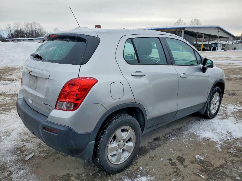 Photo 3 from auction – 2016 CHEVROLET TRAX LS with VIN 3GNCJNSB6GL277827
