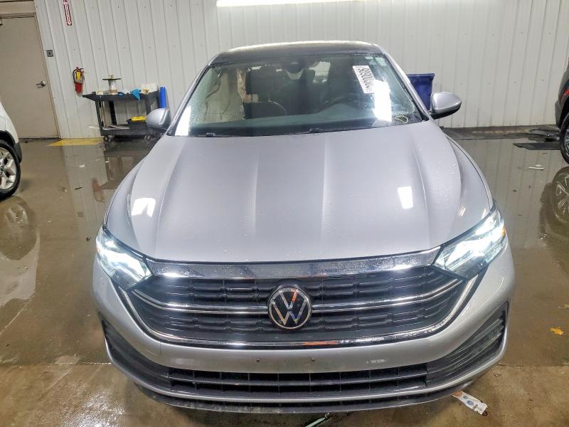 Photo 5 from auction – 2024 VOLKSWAGEN JETTA with VIN 3VW7M7BU6RM069956