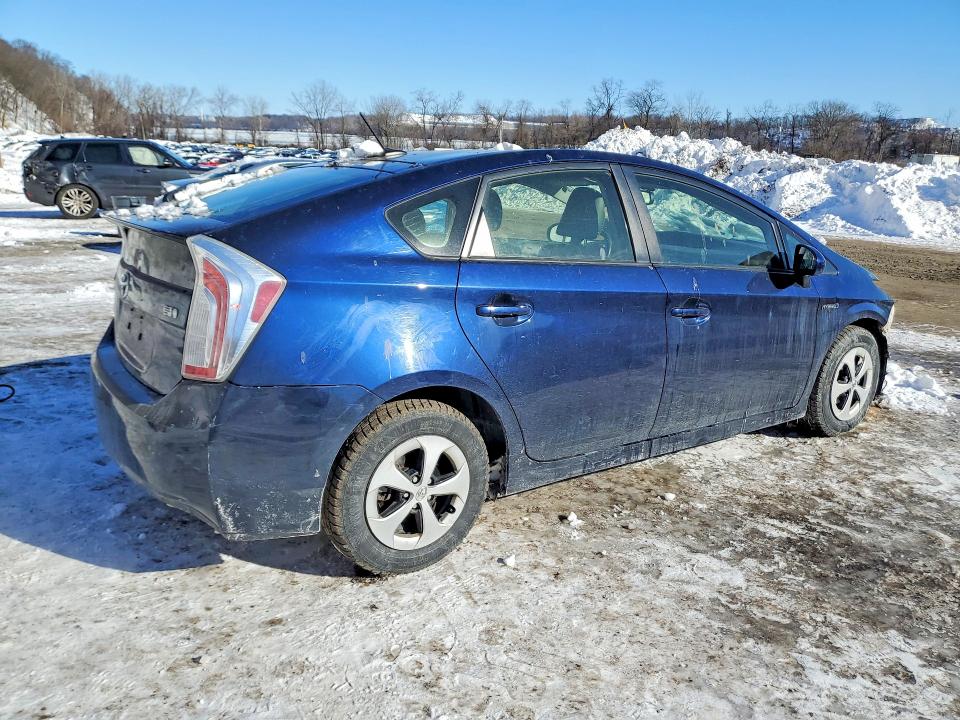 Photo 3 from auction – 2015 TOYOTA PRIUS with VIN JTDKN3DU8F0403029