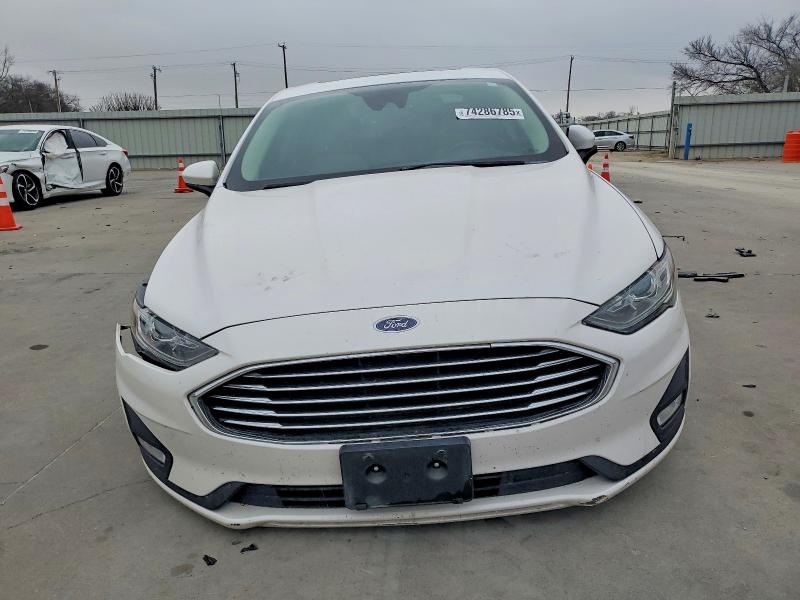 Photo 5 from auction – 2019 FORD FUSION with VIN 3FA6P0HD7KR228289