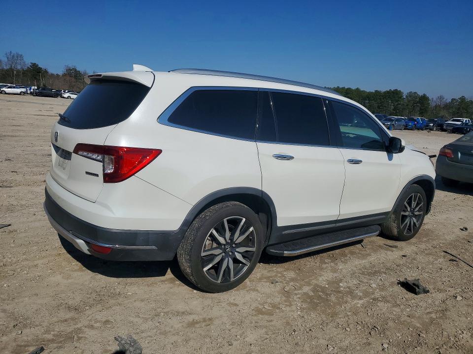 Photo 3 from auction – 2020 HONDA PILOT TOUR with VIN 5FNYF5H95LB008182