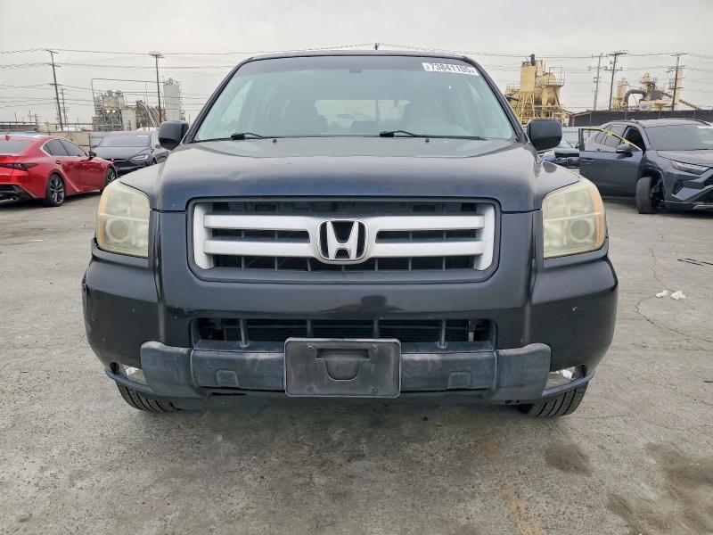 Photo 5 from auction – 2006 HONDA PILOT EX with VIN 2HKYF18706H563425