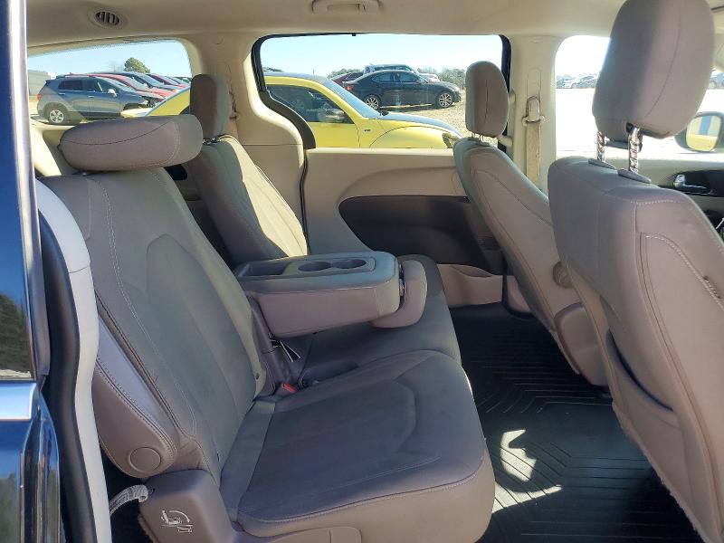Photo 11 from auction – 2017 CHRYSLER PACIFICA T with VIN 2C4RC1DG5HR676778