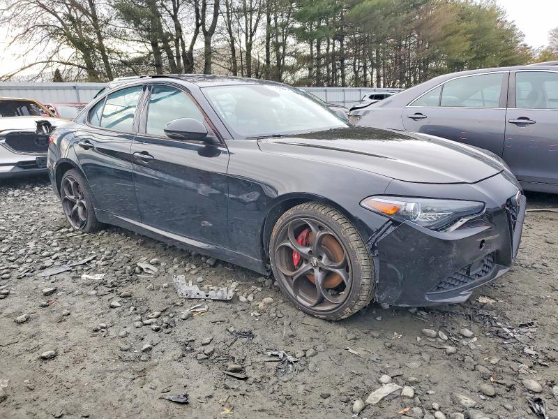 Photo 4 from auction – 2019 ALFA ROMEO GIULIA with VIN ZARFANAN5K7612452