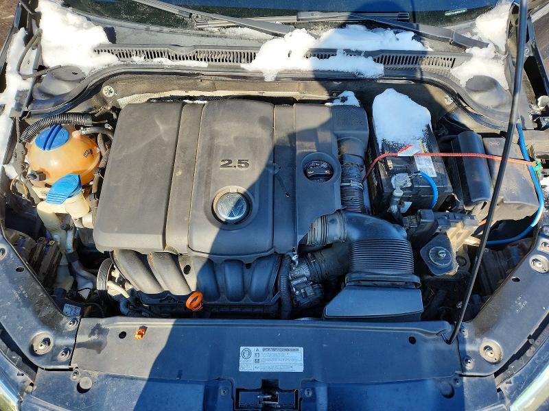 Photo 11 from auction – 2011 VOLKSWAGEN JETTA SE with VIN 3VWDZ7AJ4BM323794