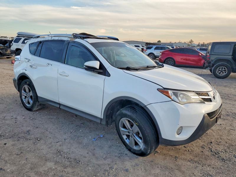 Photo 4 from auction – 2015 TOYOTA RAV4 with VIN 2T3WFREV3FW146883