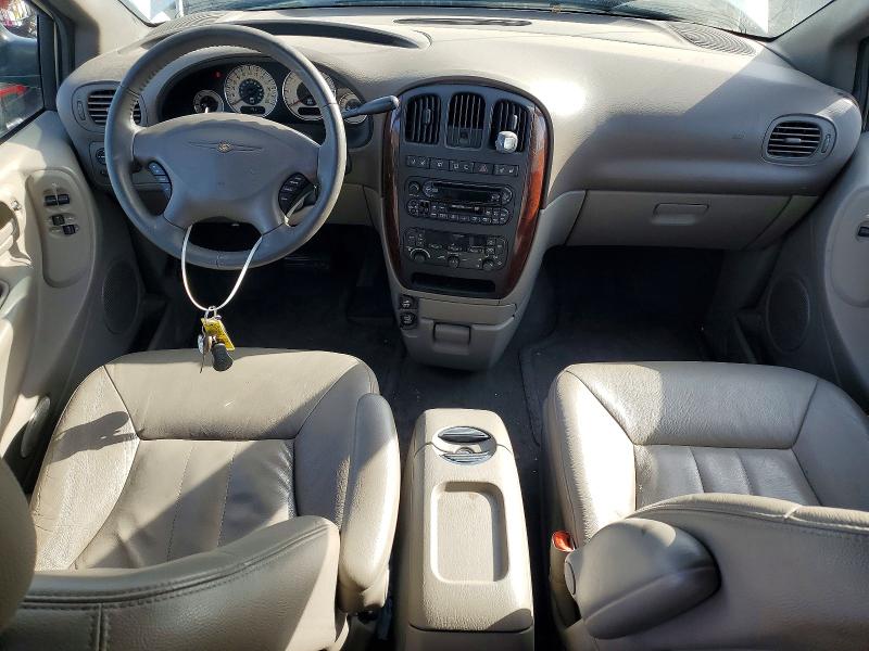 Photo 8 from auction – 2002 CHRYSLER TOWN & COU with VIN 2C4GP54L52R578115