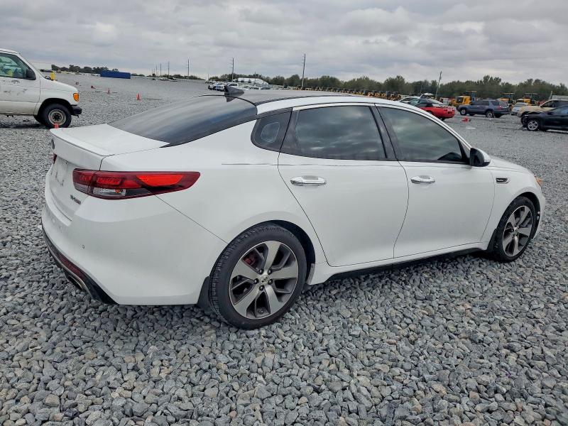 Photo 3 from auction – 2017 KIA OPTIMA with VIN 5XXGW4L25HG125877