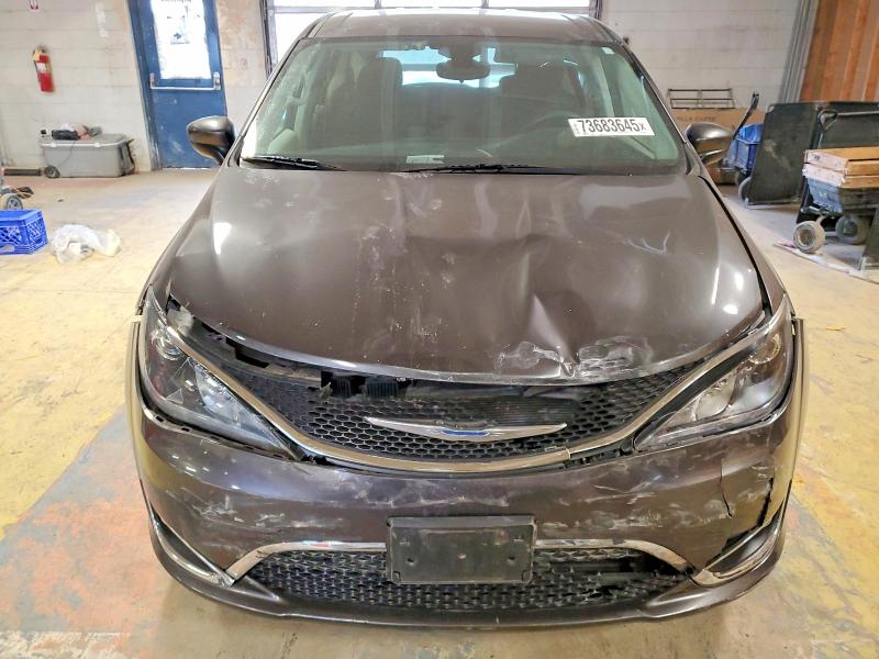 Photo 5 from auction – 2017 CHRYSLER PACIFICA T with VIN 2C4RC1BG3HR745678