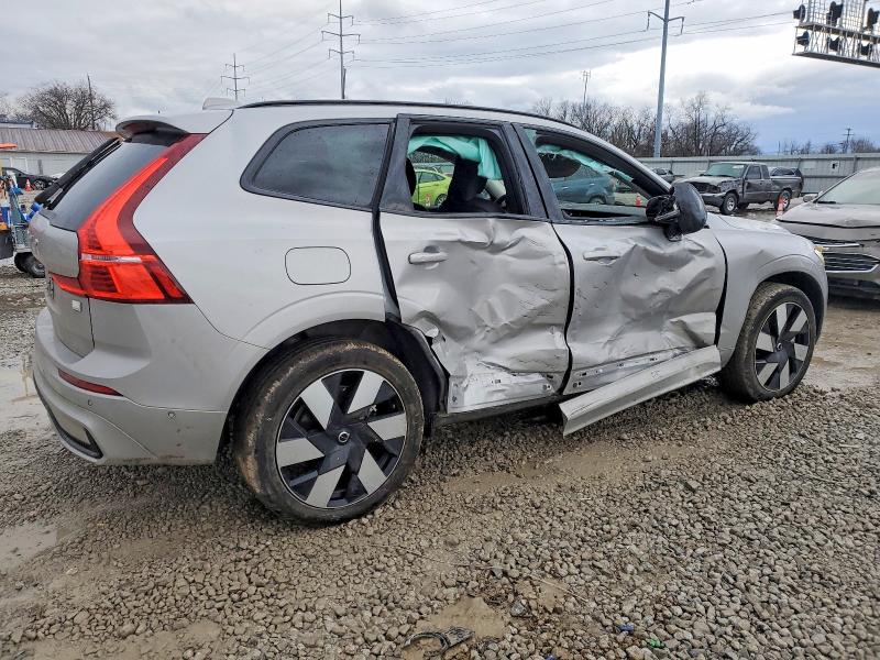 Photo 3 from auction – 2024 VOLVO XC60 PLUS with VIN YV4H60DL2R1923655