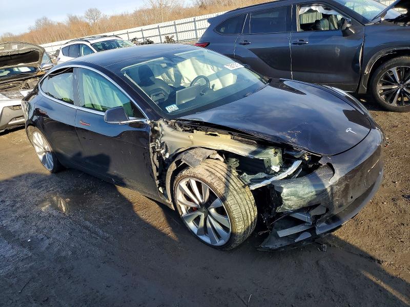 Photo 4 from auction – 2018 TESLA MODEL 3 with VIN 5YJ3E1EB9JF082666
