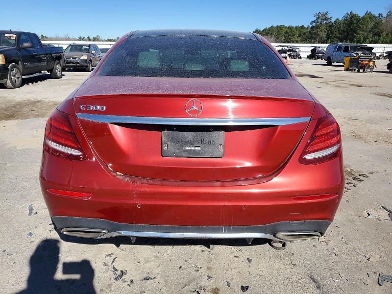 Photo 6 from auction – 2017 MERCEDES-BENZ E 300 with VIN WDDZF4JB7HA051035