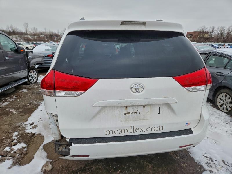 Photo 6 from auction – 2014 TOYOTA SIENNA LE with VIN 5TDJK3DC4ES093937