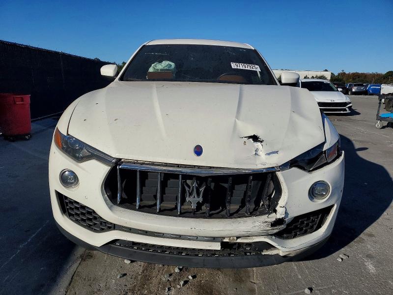 Photo 5 from auction – 2018 MASERATI LEVANTE with VIN ZN661XUA7JX296161