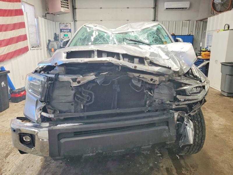 Photo 5 from auction – 2018 TOYOTA TUNDRA with VIN 5TFBY5F16JX693129