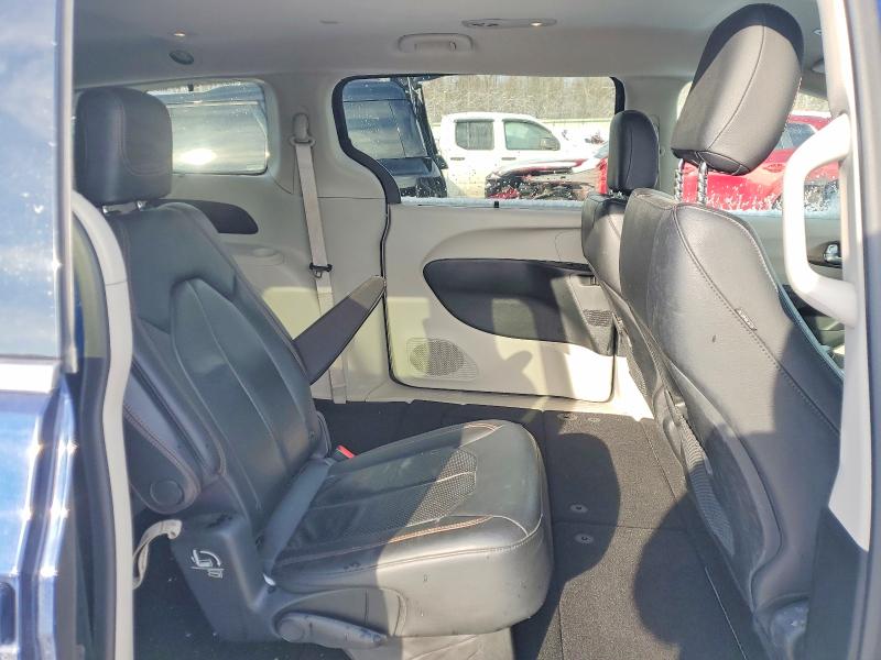 Photo 11 from auction – 2018 CHRYSLER PACIFICA T with VIN 2C4RC1BGXJR204407