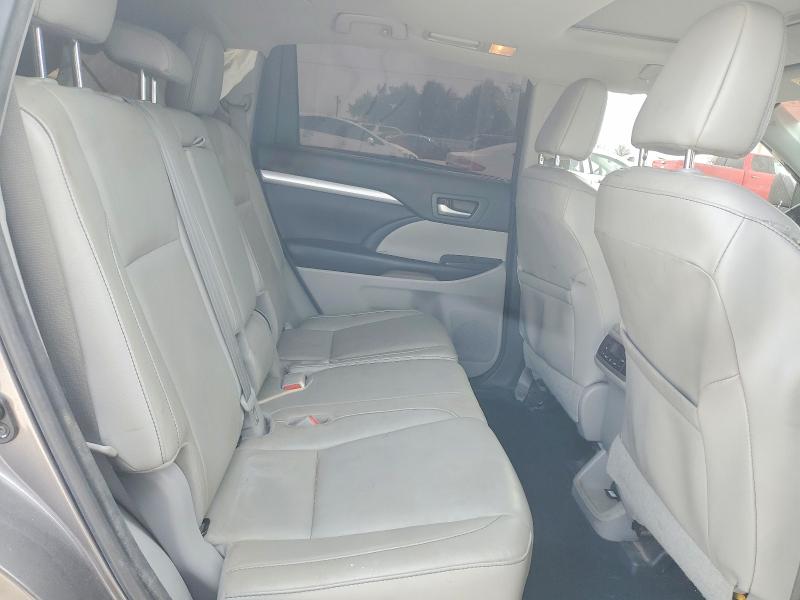 Photo 11 from auction – 2017 TOYOTA HIGHLANDER with VIN 5TDJZRFH6HS416798