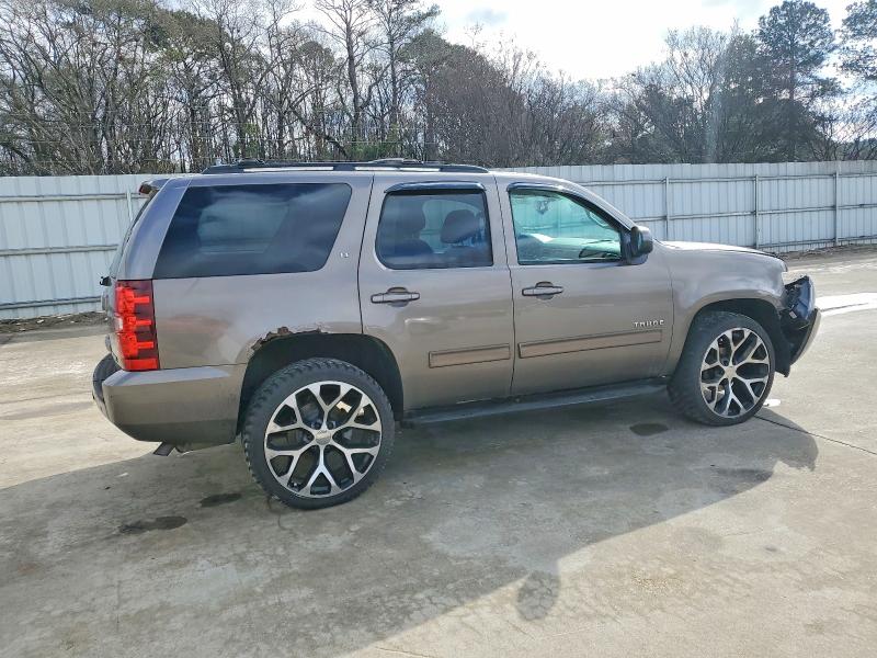 Photo 3 from auction – 2011 CHEVROLET TAHOE with VIN 1GNSKBE05BR211532