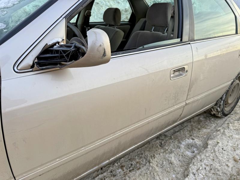 Photo 5 from auction – 1998 TOYOTA CAMRY with VIN 4T1BG22KXWU836748