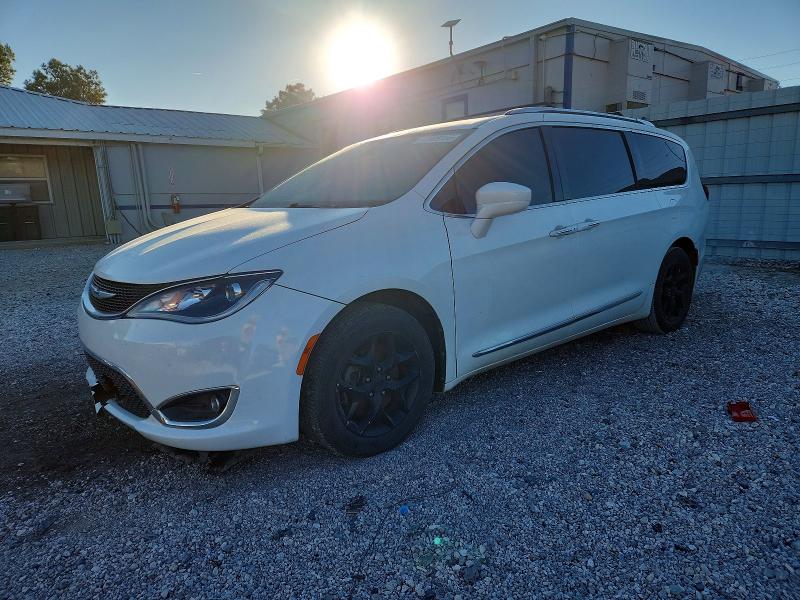 CHRYSLER PACIFICA T 2017 with VIN 2C4RC1EG9HR560594 - Photo from auction